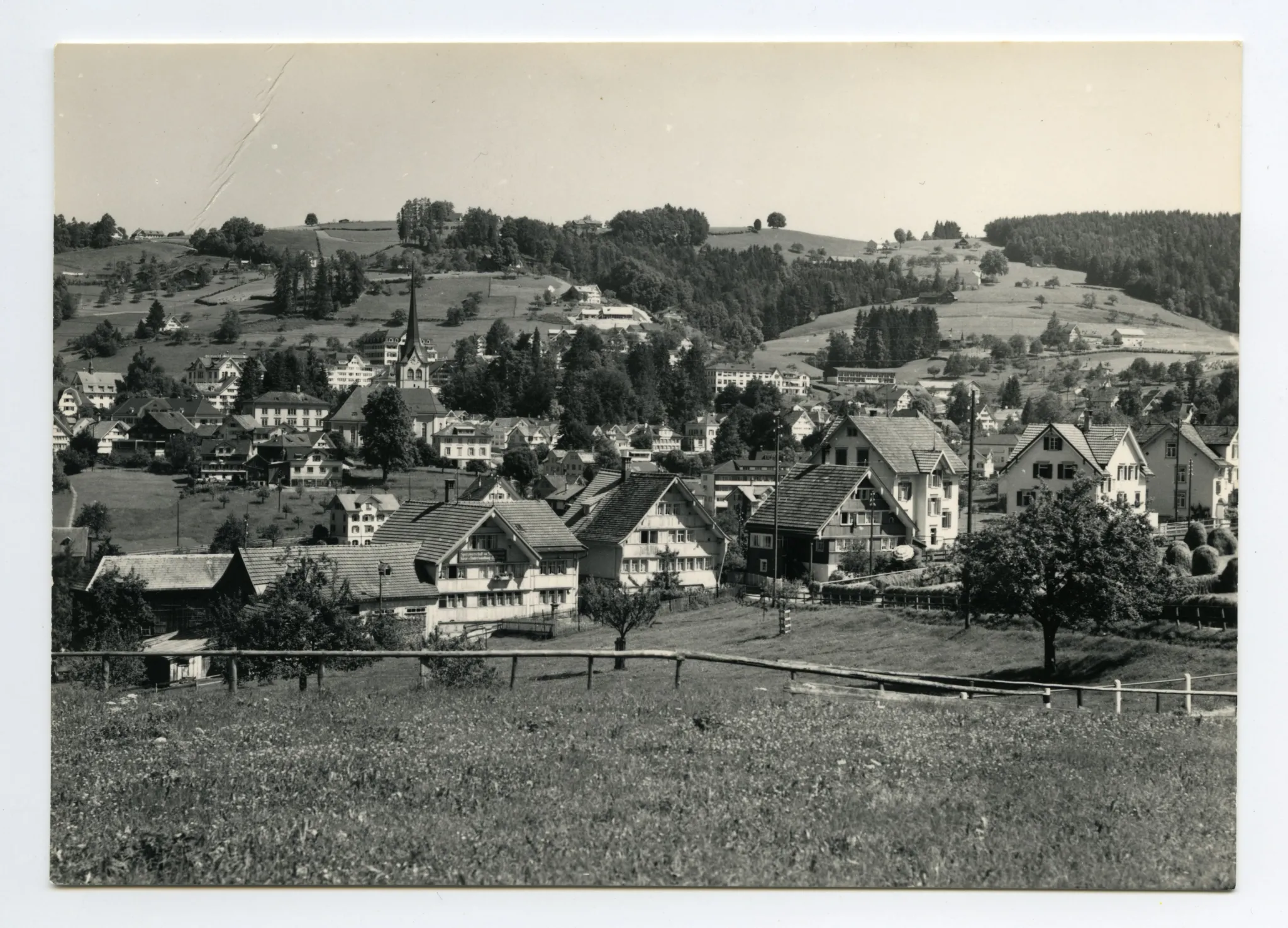 im Vordergrund „Speisewirtschaft zum Schönenbüel“, mit Krankenhaus inkl. neuem Schwesternhaus, Blick zu Schäflisegg und Hüslersegg