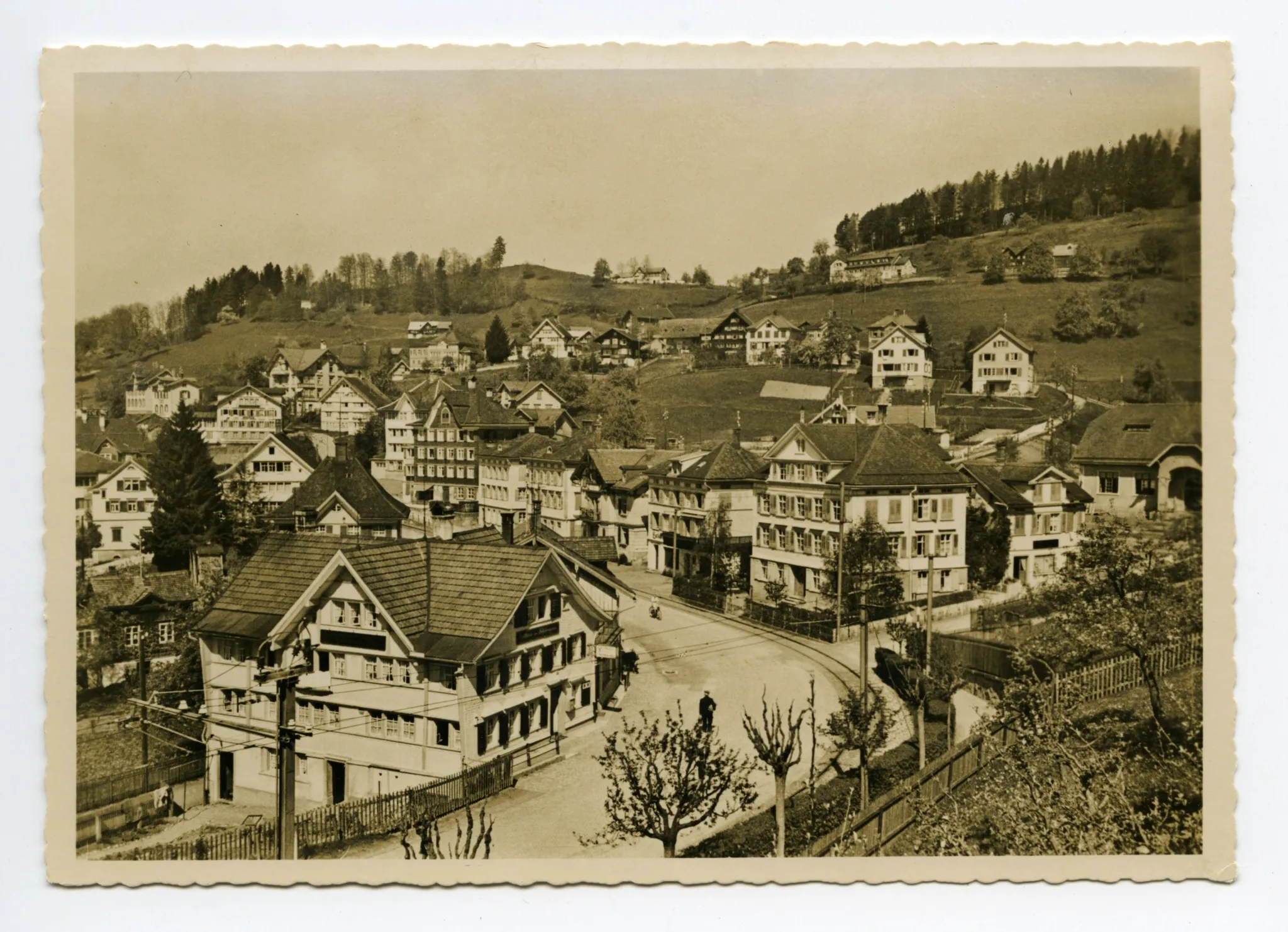 gesehen ab Altem Bahnhof. „Schützengarten“, Unterrain, alte Turnhalle (z.T.). Blick zum Fernblick und zur Frohen Aussicht