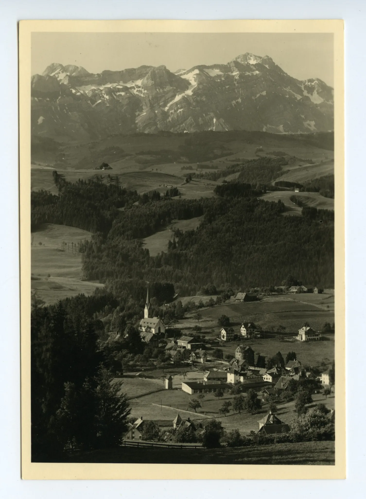 vom Eggen-Höhenweg aus gesehen, mit Weberei Schläpfer, Linde, Alter Kath. Kirche. Blick zu Säntis, Öhrli, Altmann