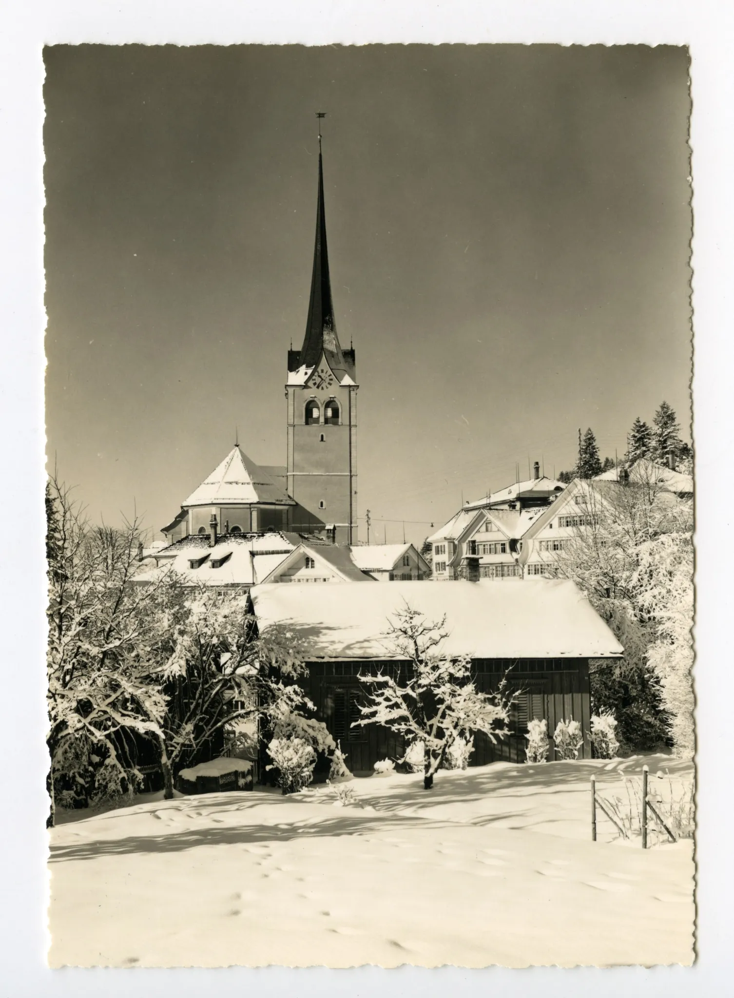 Vorne Hechtremise (?), „Hecht“ und Kornhändlerhaus (beide z.T. verdeckt), Grubenmannkirche. Blick Richtung Westen