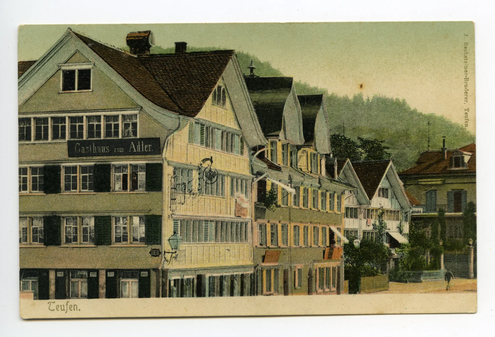 Ansicht mit übrigen „Rokoko-Häusern“ im Dorf