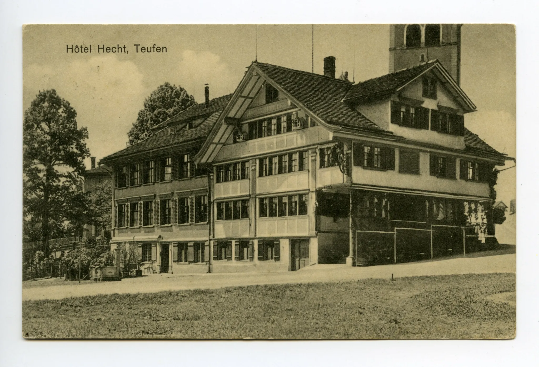 Ansicht von Südosten mit angeschnittenem Kirchturm (vgl. Hc.08-03), Karte identisch)