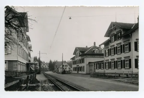 Häuser an Hauptstrasse beim Sternen, Blick nach Osten