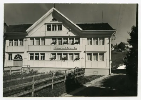 Frontansicht aus Süden von der Gremmstrasse