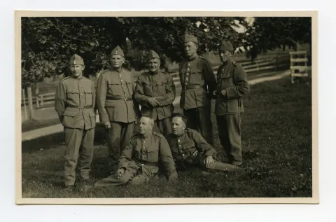 mit sieben Soldaten